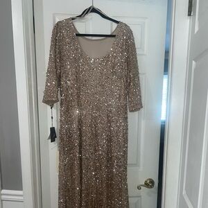 New Adrianna Papell Size 14w gown